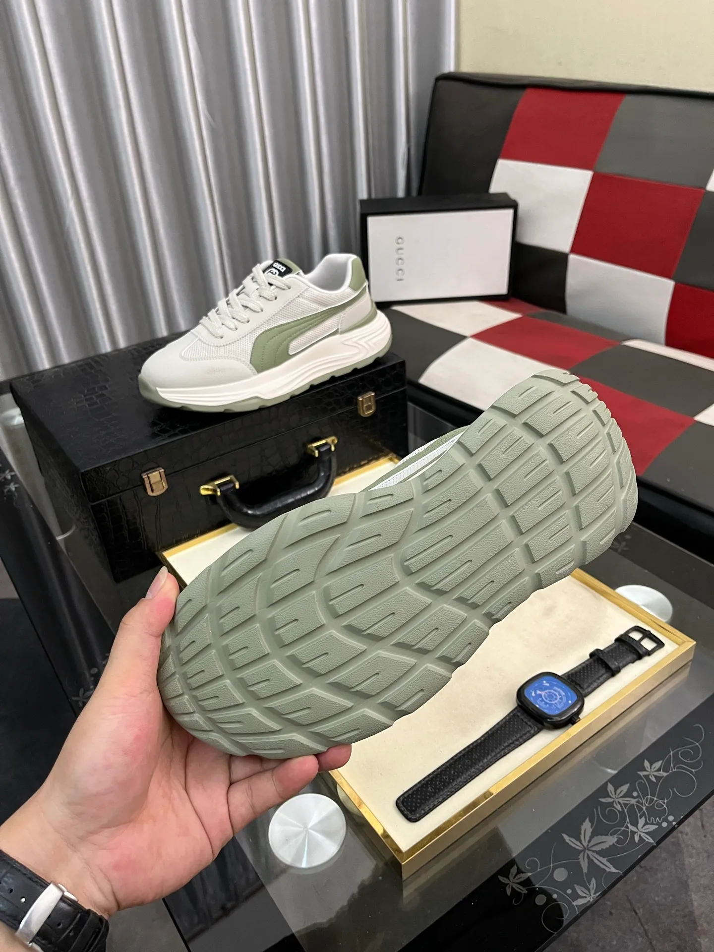 Men's Men's Shoes 💰458⌚️⌚️【GUCCI】Gucci men's latest white shoe series casual shoes! The official website is built 1:1. Upper: Made of imported cowhide, with electric embroidery ➕Inner lining: Made of high-quality first-layer pigskin, soft and comfortable. Picky material selection and exquisite workmanship give you the best enjoyment. Size: 38-443️⃣Colors available